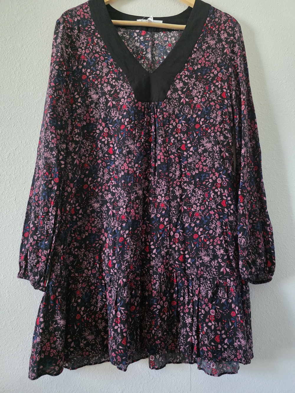 Black Floral V-Neck Long Sleeve Women's Dress